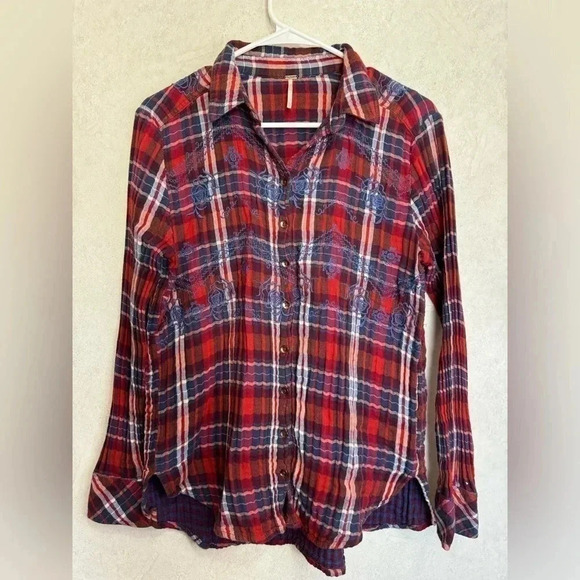FREE PEOPLE Women’s Red Blue Plaid Embroidered HiLow Button Down Top Shirt Small - Picture 2 of 10